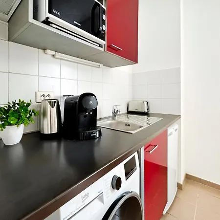 Apartment T2 Calme Avec Parking, Entre Colmar Et Rhin *
